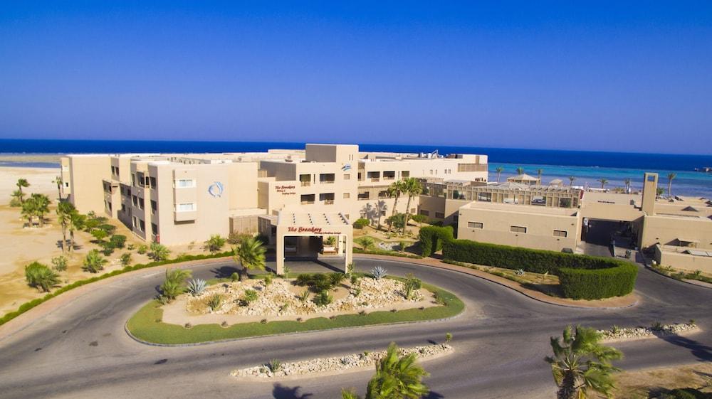 The Breakers Diving And Surfing Soma Bay Rezort 4*